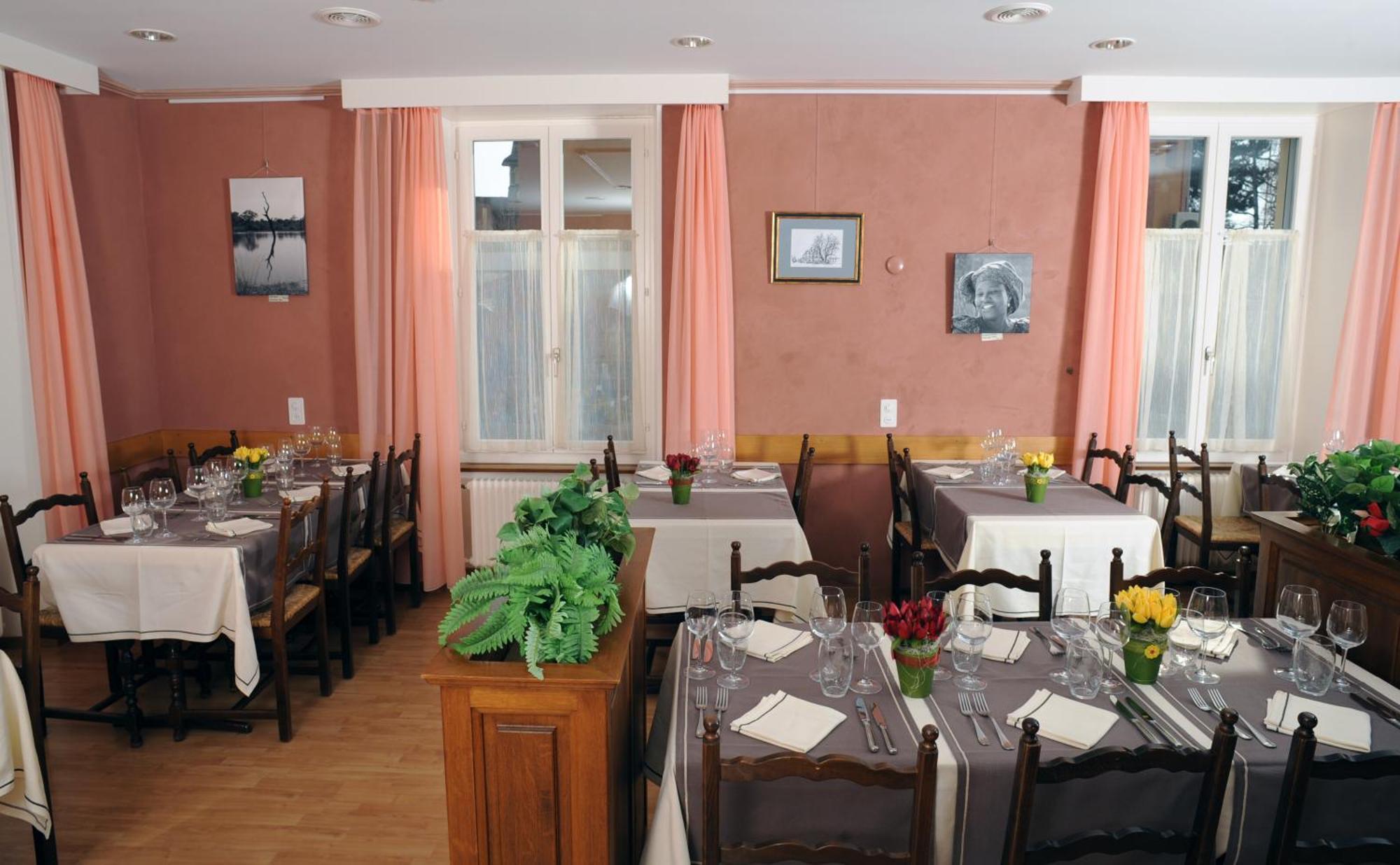Hotel De La Gare Yvonand Экстерьер фото